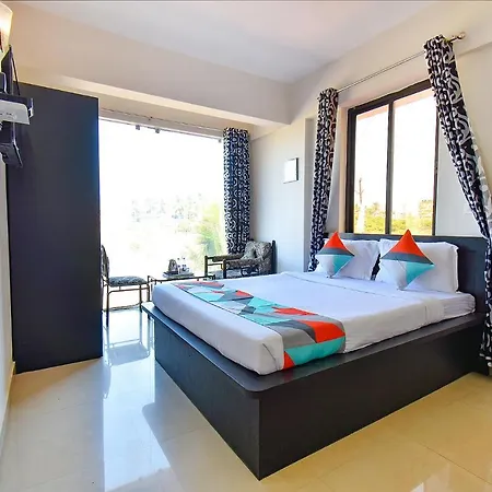Hotel Fabexpress Kings, Dabolim Airport